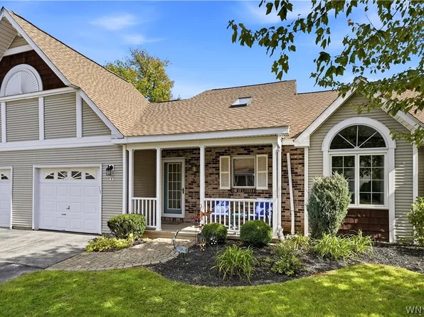 8 Sweet Bay Ln, Williamsville, NY 14221