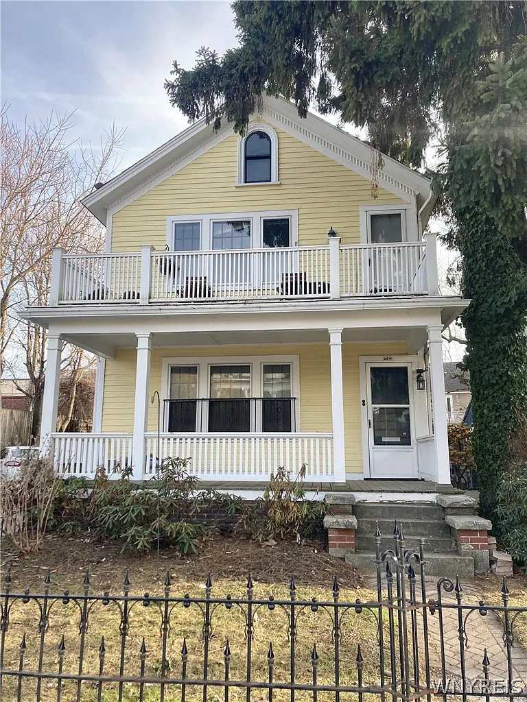 2 bed, 1.0 bath, 1176 sqft, $1,600 — Photo 1