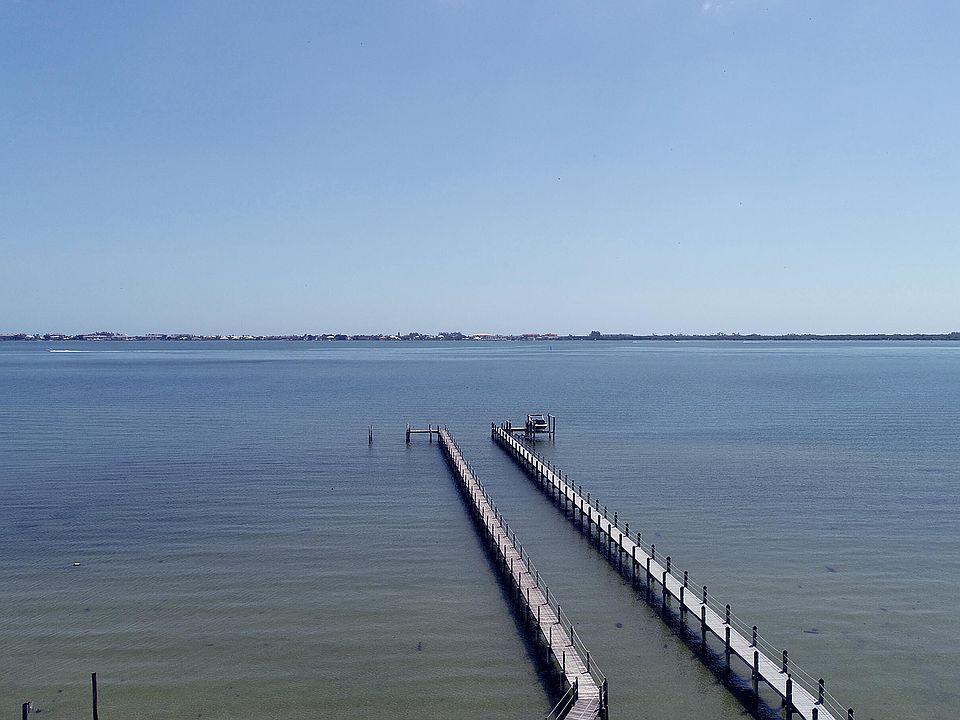 1st image of 114 N Sewalls Point Road