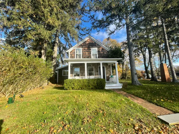 4 Duvall Rd, Shelter Island, NY 11964