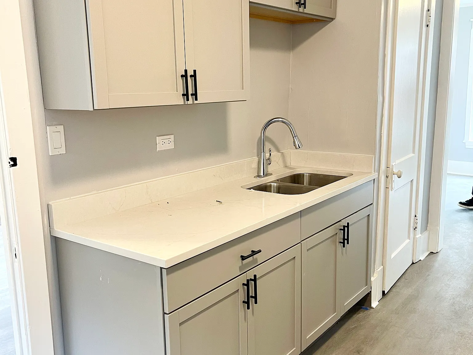 2 bed, 700 sqft, $1,225 — Photo 3