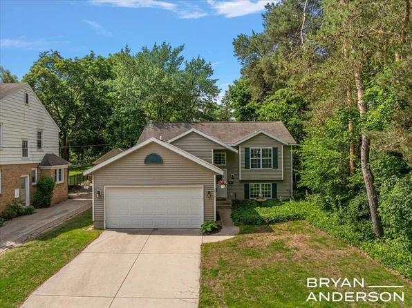 1910 Hall St SE, Grand Rapids, MI 49506