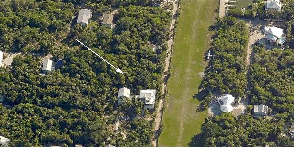 2nd image of 200 Swallow Dr