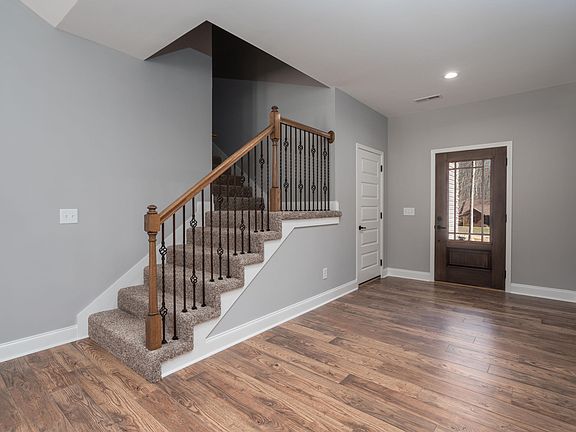 5th image of 262 Allenwood Ln