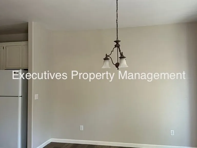 654 Gateway Dr — Photo 4