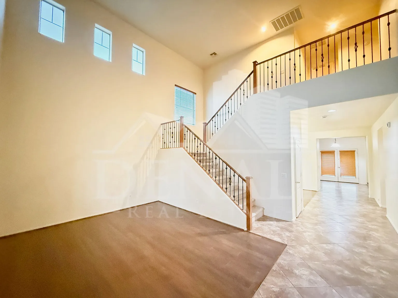 5 bed, 3.0 bath, 3035 sqft, $2,850 — Photo 2