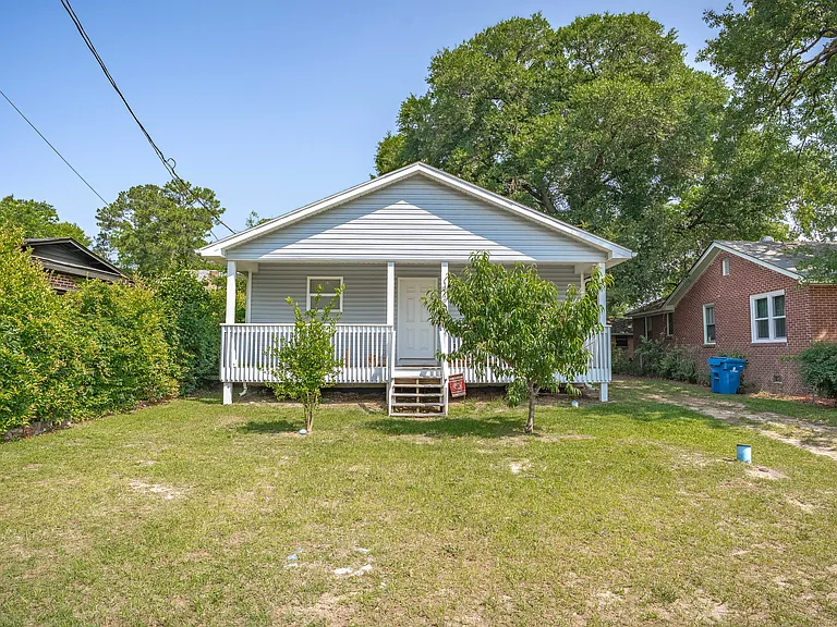 1016 Arlington St — Photo 1