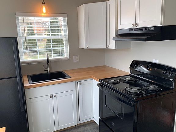 Kitchen - hardwood countertops