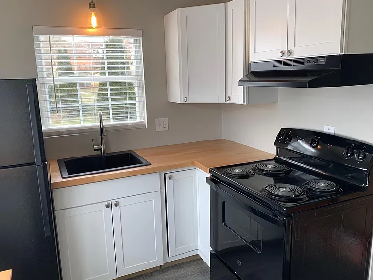 Kitchen - hardwood countertops