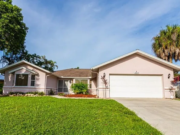 1620 Forest Lakes BLVD, NAPLES, FL 34105