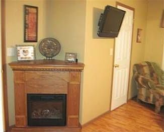 5th image of 164 Brooke Woode Dr