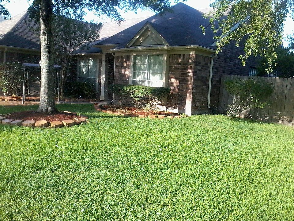 1st image of 3907 Ashwood Dr