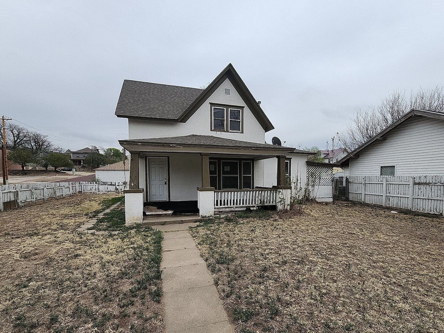 810 3rd Ave, Dodge City, KS 67801 Zillow