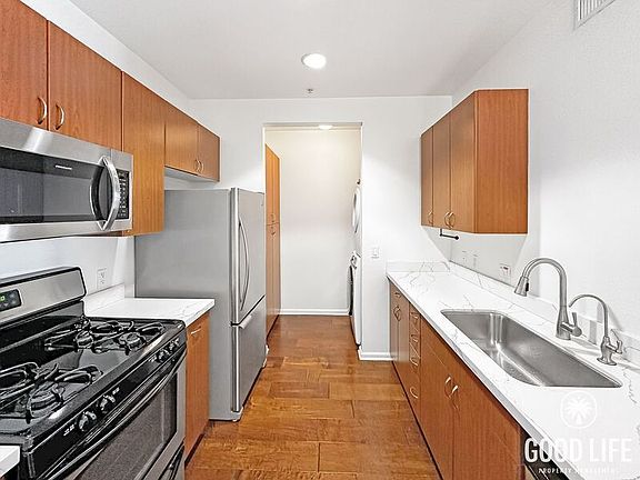 3rd image of 1801 E Katella Ave APT 3008