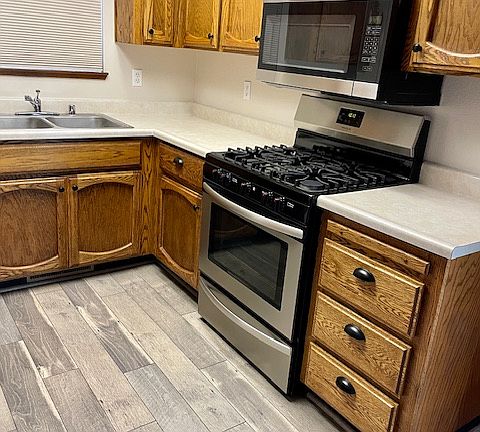 5th image of 750 Robin Dr APT B