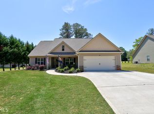32 Smith Cir, Newnan, GA 30265