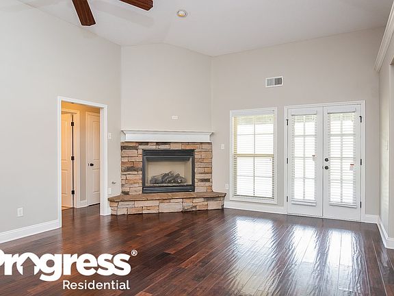 3rd image of 3272 N Hartland Dr