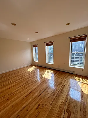 Rented by American Way Real Estate Inc | media 2