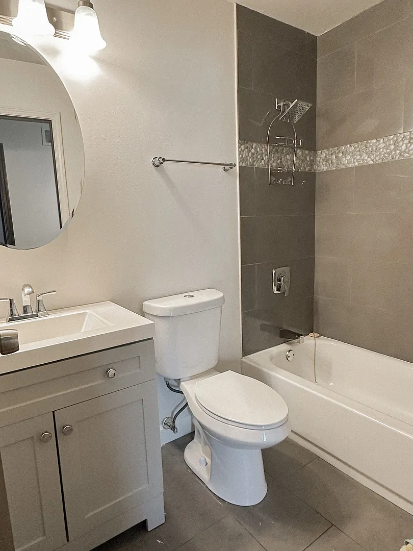 2 bed, 1000 sqft, $2,000 — Photo 4