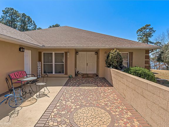 5th image of 758 Featherston Rd