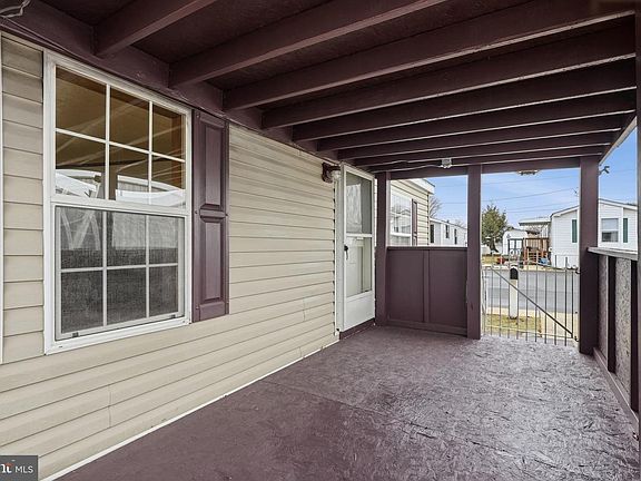 3rd image of 507 Canter Rd