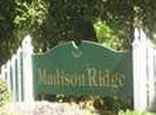 37 Summit Ln, Madison, CT 06443
