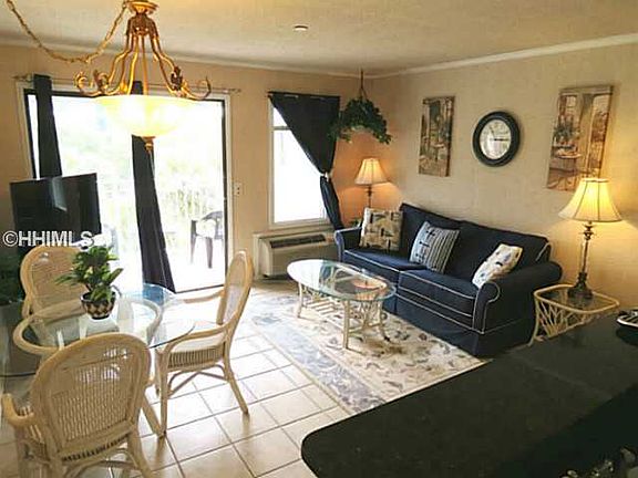 3rd image of 43 Forest Dr APT 302