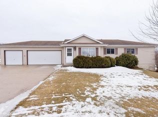 114 Westgate Dr, Iron Ridge, WI 53035
