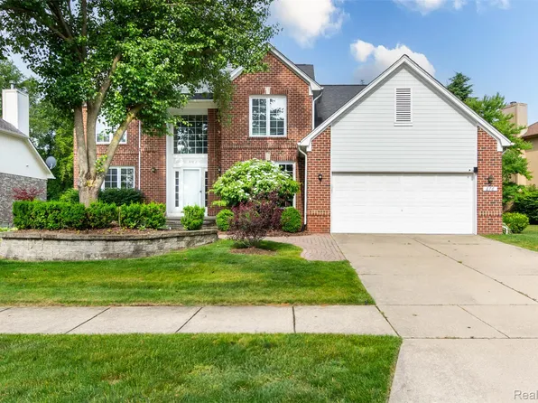 878 Dakota, Rochester Hills, MI 48307