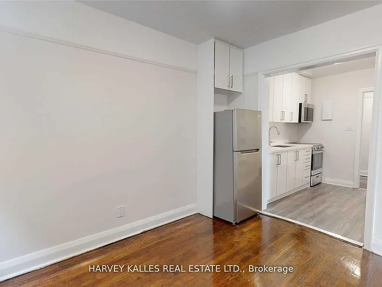 320 Lonsdale Rd #3 — Photo 17