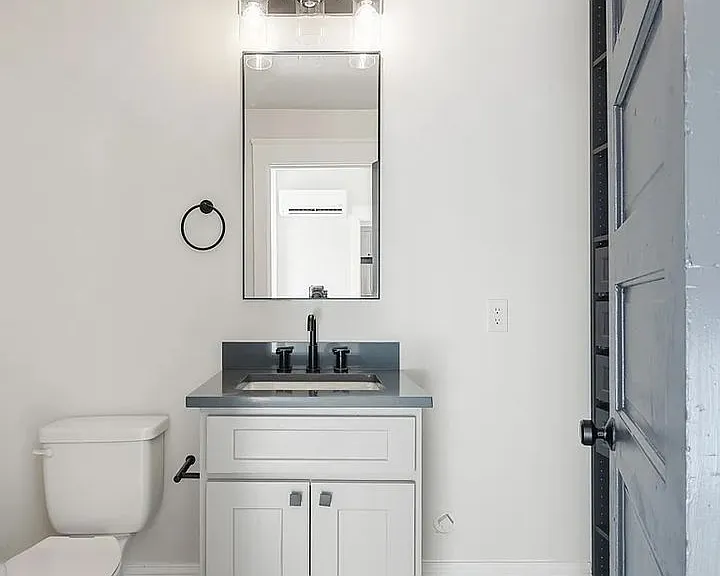 1023 N Broadway #304 — Photo 9