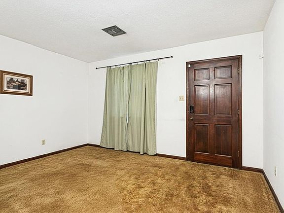 3rd image of 318 Saint Rose Ave