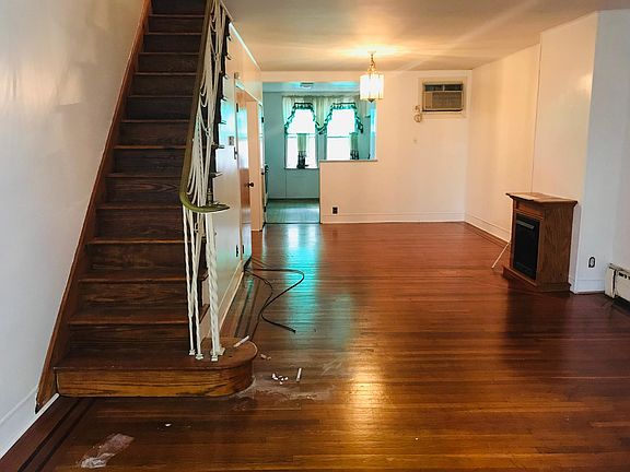 4th image of 2842 S Beulah St