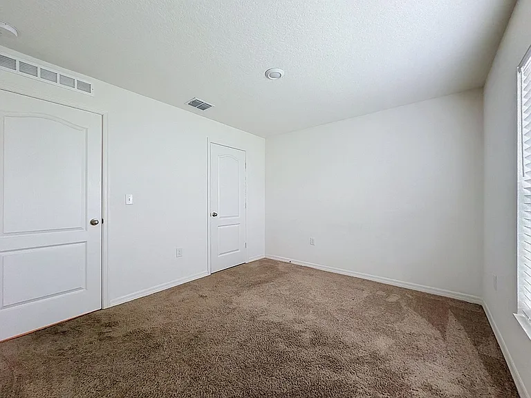 1407 Hillsborough Way — Photo 29