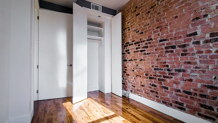 Rented by Nooklyn NYC LLC | media 30