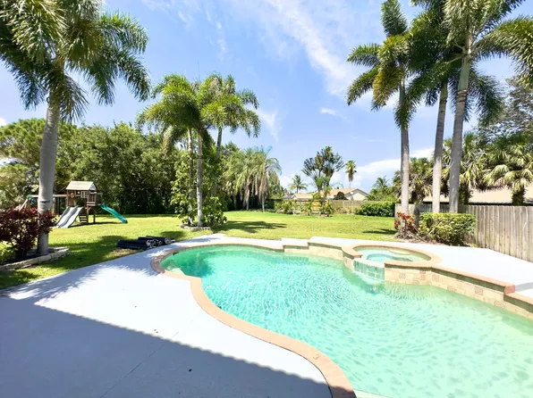 1118 Fosters Mill Dr, Boynton Beach, FL 33436