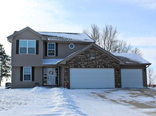 8268 Clearview Dr, Rockford, IL 61102