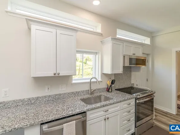 1403 Burgess Ln #101, Charlottesville, VA 22902