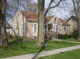 321W W Lincoln St, Maryville, MO 64468
