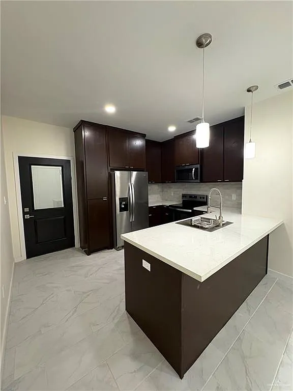 2 bed, 2.0 bath, 1000 sqft, $1,300 — Photo 4