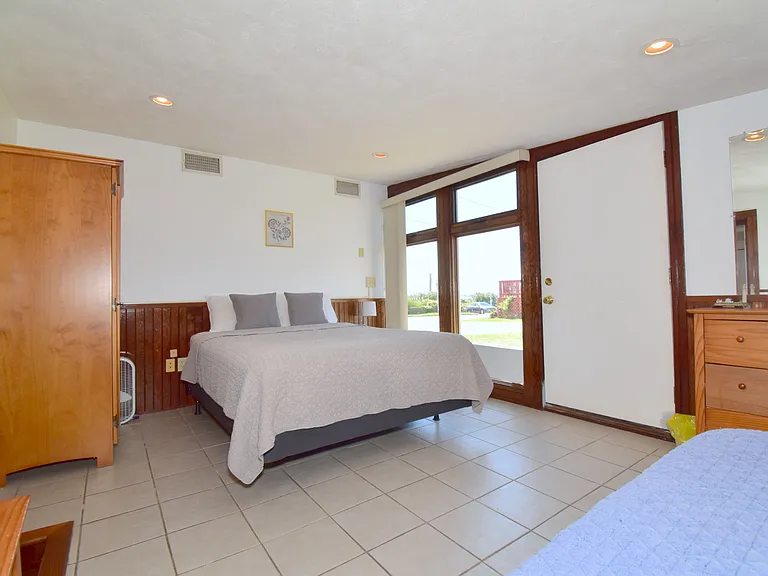 1499 Ocean Rd #1 — Photo 22