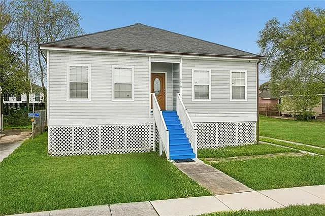 3 bed, 2.0 bath, 1230 sqft, $2,100 — Photo 2