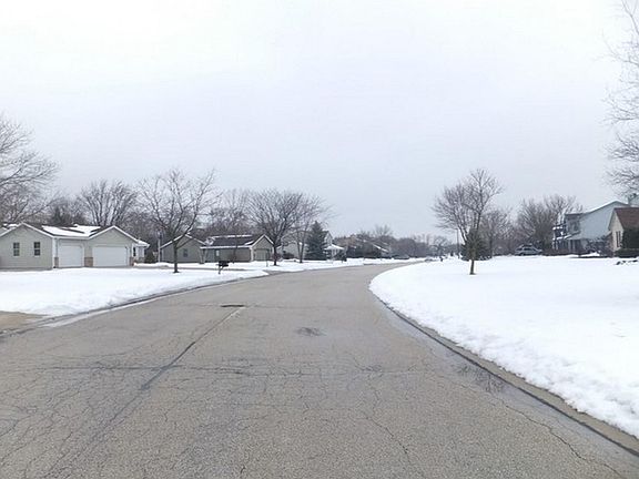 4th image of W148N6875 Terriwood Dr
