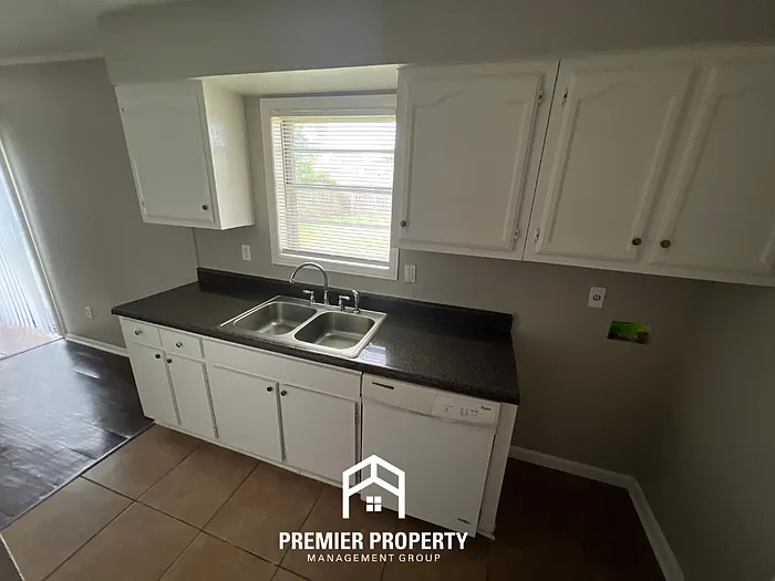 4190 Arrowood Ave — Photo 7
