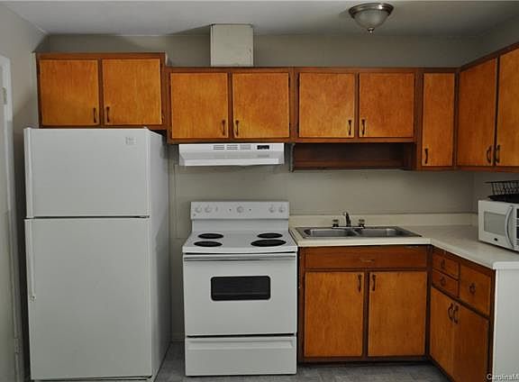 4th image of 614 Blendwood Dr