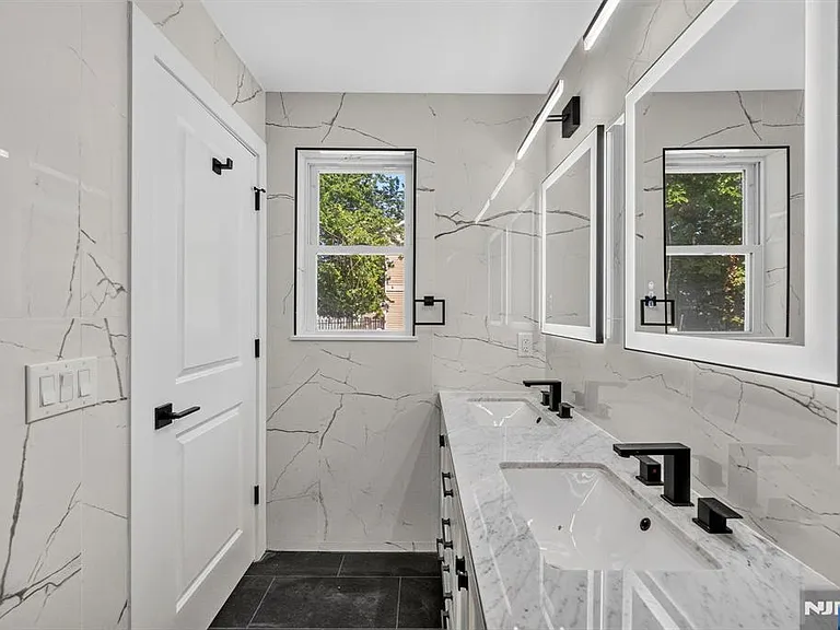62 Hillside Ave — Photo 19