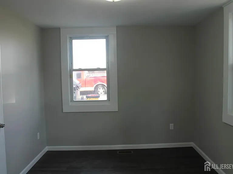 519 Roosevelt Ave #2 — Photo 12
