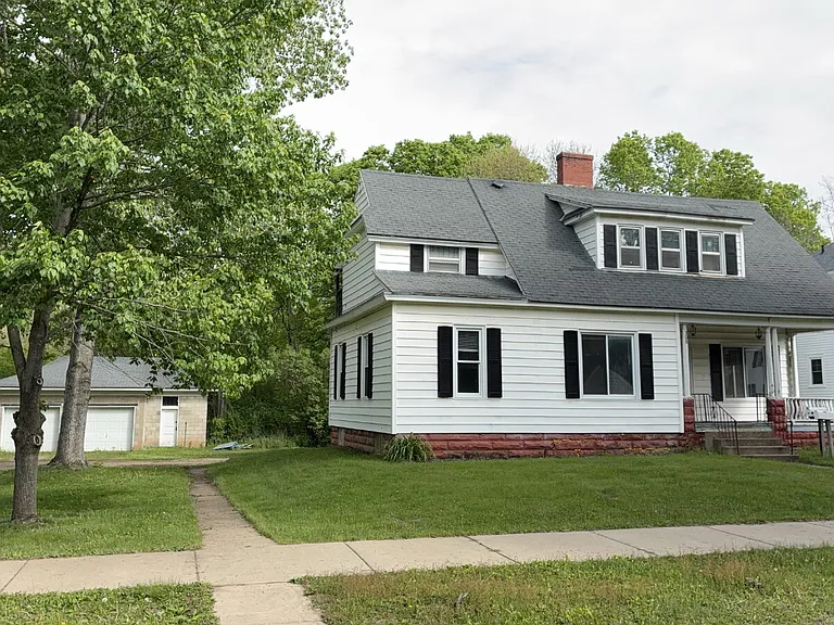 308 Jefferson St — Photo 2