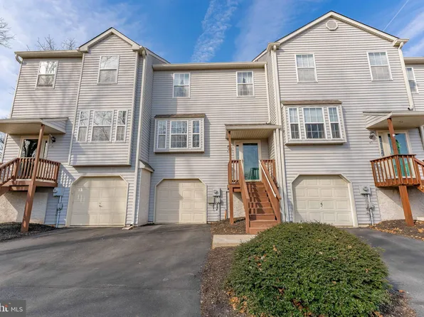 43 Yellowwood Dr, Downingtown, PA 19335
