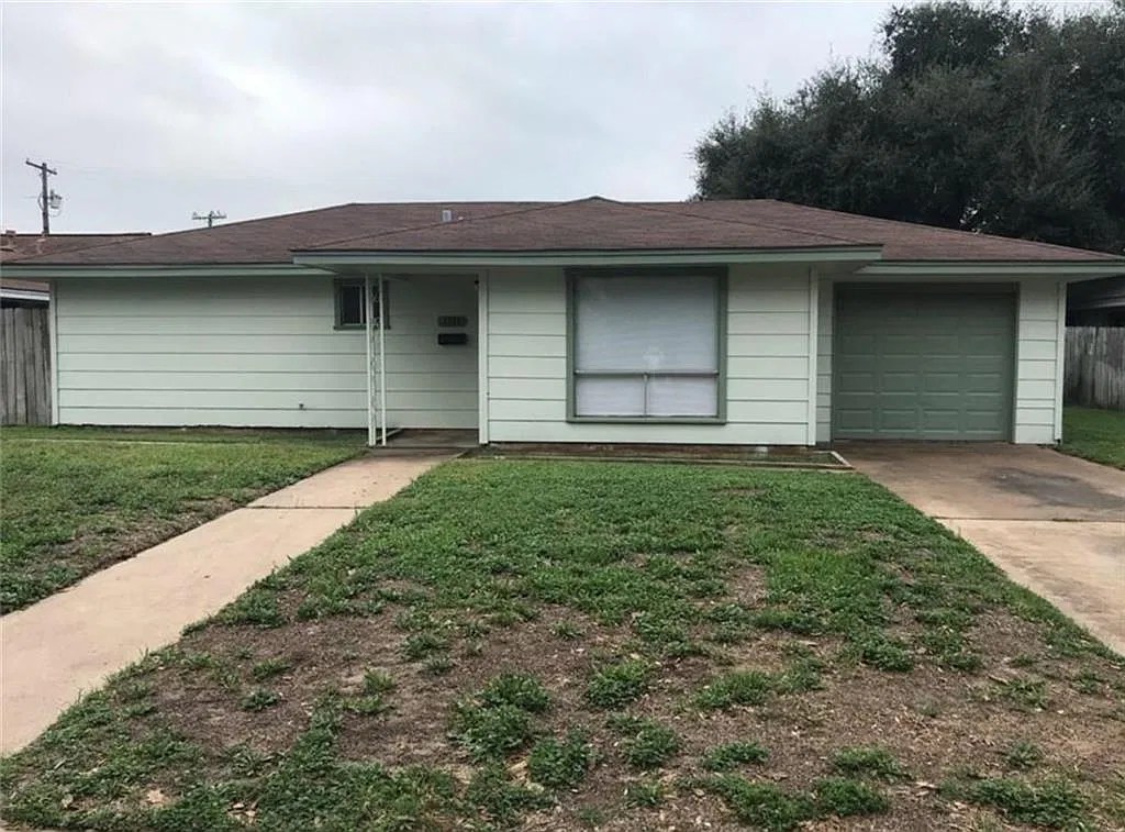3 bed, 2.0 bath, 1094 sqft, $1,300 — Photo 2